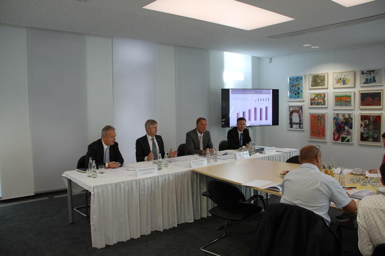 Bild vergrößern: jahresabschluss_2015