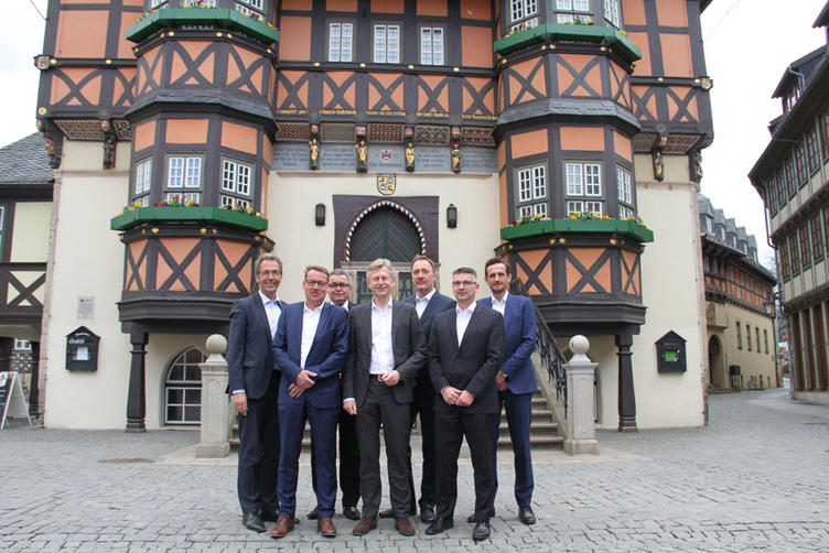 Bild vergrößern: Fachbeirat_v.li._Stephan_Kohler_Bernward_Peters_Chris_Dhring_Dr._Karl_Gerhold_Volker_Schulz_Markus_Stoll_Heiko_Mevert
