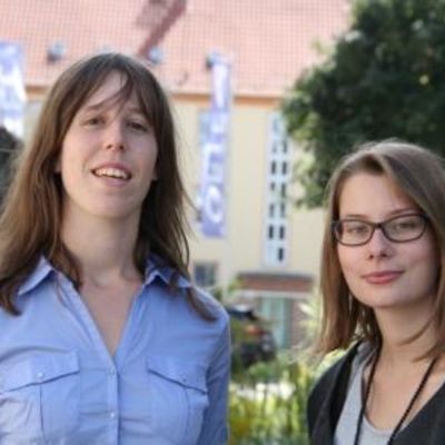 Bild vergrößern: Mahaut Mullie (rechts) und Domitille Carron (links)